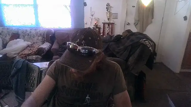 Snapshot of Poundtown1226 chatting on 09-20-25, 07:52 Poundtown1226 online show from 09-20-25, 07:52