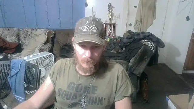Snapshot of Poundtown1226 chatting on 09-28-25, 05:47 Poundtown1226 online show from 09-28-25, 05:47