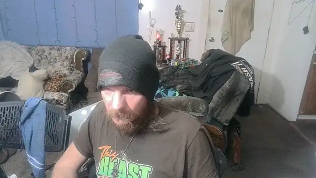 Snapshot of Poundtown1226 chatting on 09-14-25, 02:12 Poundtown1226 online show from 09-14-25, 02:12