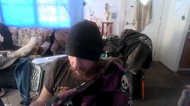 Snapshot of Poundtown1226 chatting on 09-12-25, 02:50 Poundtown1226 online show from 09-12-25, 02:50