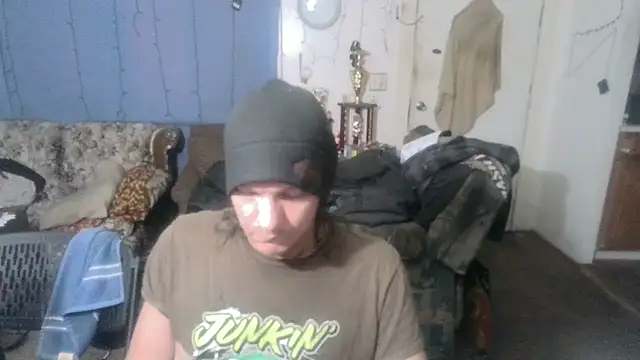 Snapshot of Poundtown1226 chatting on 10-23-25, 06:34 Poundtown1226 online show from 10-23-25, 06:34