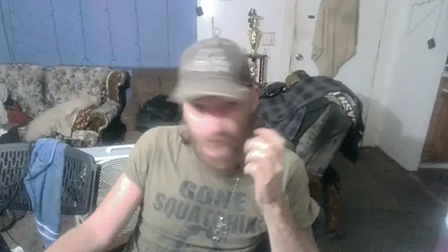 Snapshot of Poundtown1226 chatting on 09-20-25, 03:33 Poundtown1226 online show from 09-20-25, 03:33