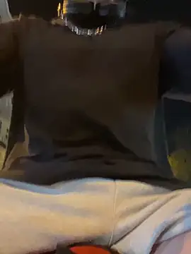 anhkiet huang online show from 10-15-25, 02:47