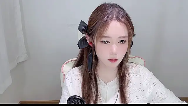 Xiao-runbao online show from 09-25-25, 01:28