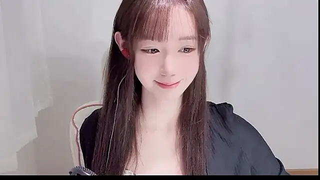 Xiao-runbao online show from 10-16-25, 12:35