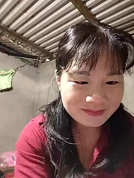 kute-00 online show from 10-25-25, 05:50