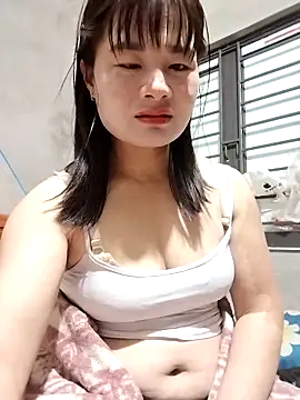 kute-00 online show from 12-18-25, 02:32