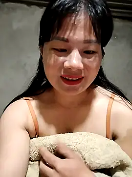 kute-00 online show from 11-02-25, 03:22