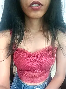 Daizy Shah online show from 12-23-25, 08:57