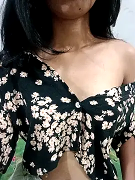 Daizy Shah online show from 02-18-26, 06:37