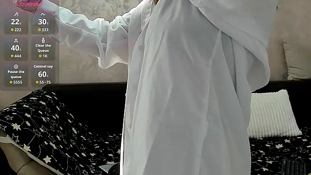 Alexya Kat online show from 10-17-25, 06:28