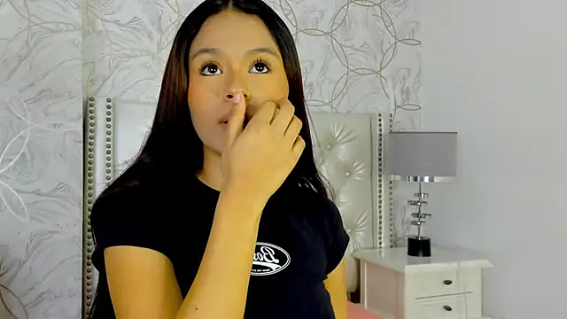 amara rousse online show from 11-28-25, 11:32