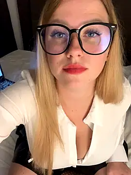 anny mooore online show from 09-15-25, 06:52