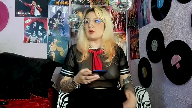 Avril Maria online show from 04-30-26, 07:54