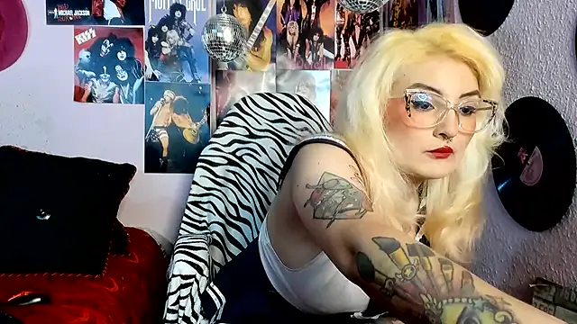 Avril Maria online show from 05-22-26, 08:18