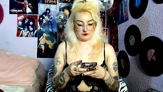 Avril Maria online show from 05-29-26, 01:22