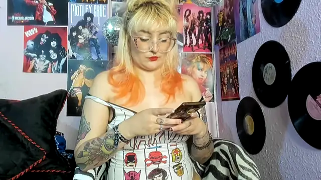 Avril Maria online show from 03-16-26, 08:33