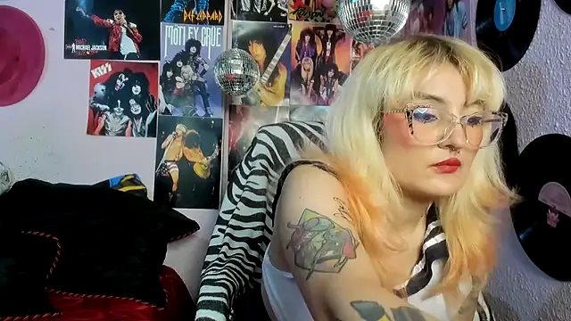 Avril Maria online show from 04-18-26, 11:38