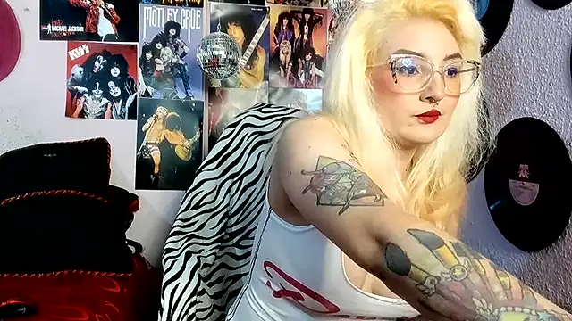 Avril Maria online show from 05-18-26, 09:08