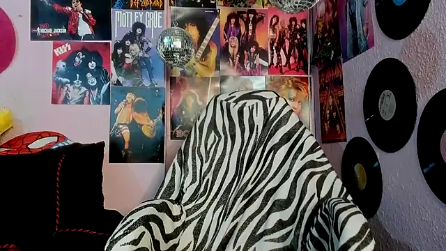 Snapshot of Avril_Maria chatting on 02-14-26, 07:47 Avril Maria online show from 02-14-26, 07:47