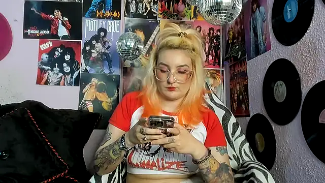 Snapshot of Avril_Maria chatting on 03-03-26, 09:44 Avril Maria online show from 03-03-26, 09:44