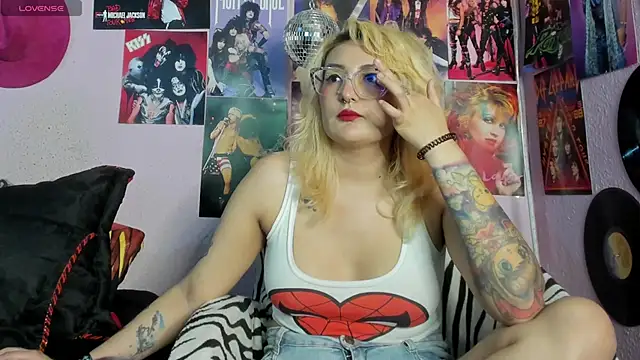 Avril Maria online show from 09-10-25, 08:52