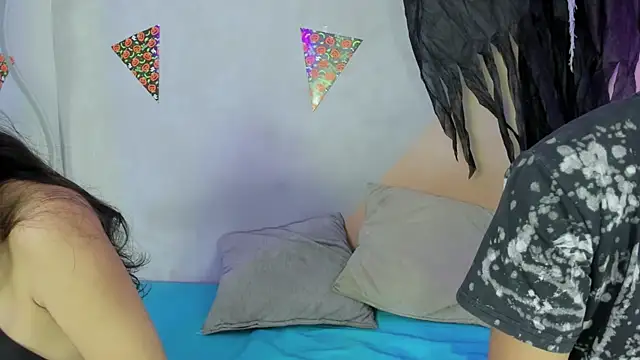 Laura and Kevin online show from 11-03-25, 01:26