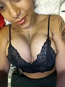 Snapshot of kdfoxxx chatting on 10-02-25, 11:24 kdfoxxx online show from 10-02-25, 11:24