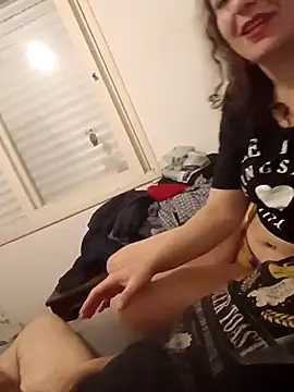 Snapshot of CasalTopaTudo chatting on 10-15-25, 11:35 CasalTopaTudo online show from 10-15-25, 11:35