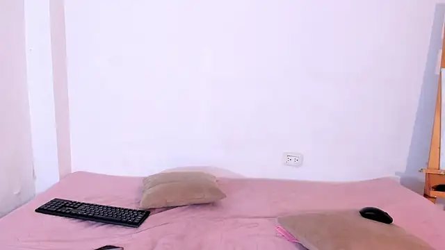 Snapshot of Lia_Rousse0 chatting on 09-21-25, 07:30 Lia Rousse0 online show from 09-21-25, 07:30