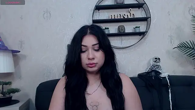 Snapshot of AnaysDivine chatting on 10-18-25, 02:57 AnaysDivine online show from 10-18-25, 02:57