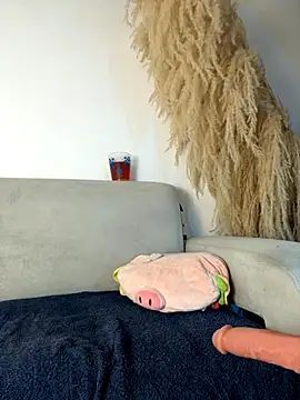 Miafisher  online show from 10-31-25, 12:51