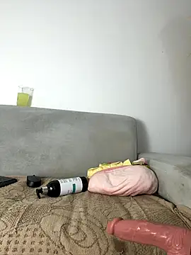 Miafisher  online show from 12-21-25, 03:19