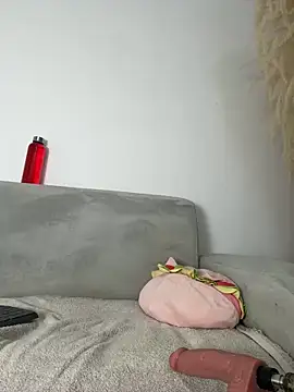 Miafisher  online show from 12-19-25, 12:36