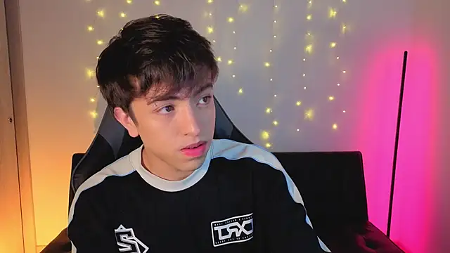 onlinenico online show from 12-04-25, 08:08