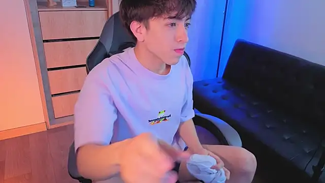 onlinenico online show from 10-15-25, 08:06