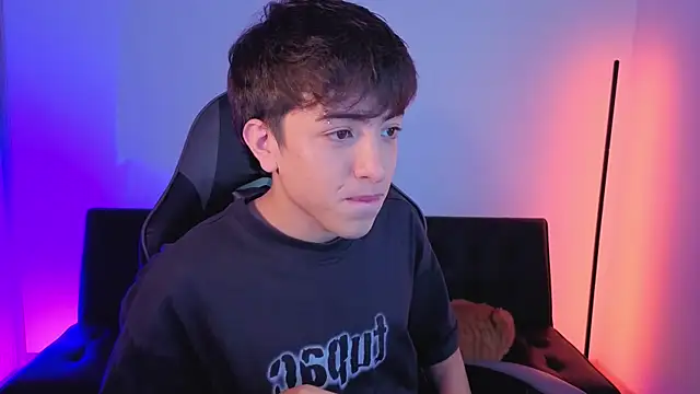 onlinenico online show from 11-25-25, 08:09