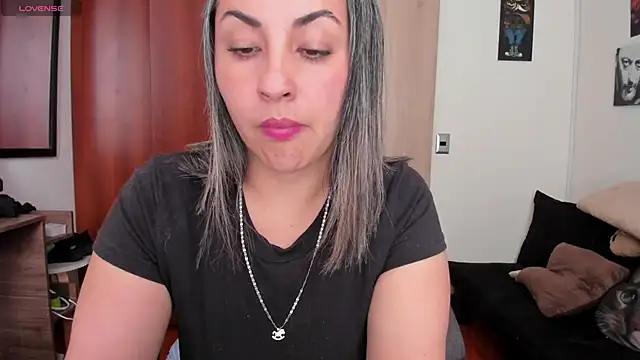 moonligth18 online show from 04-16-26, 09:39