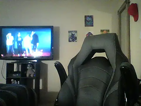 latinosatiro94 online show from 12-18-25, 06:51