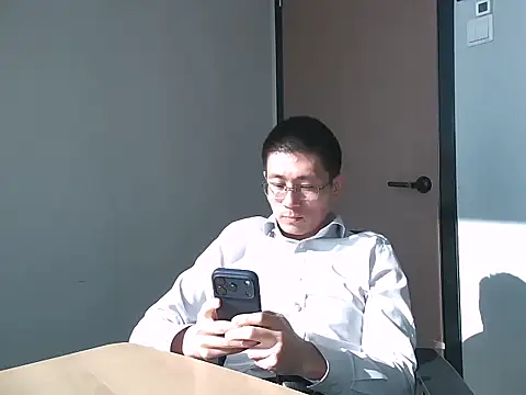 miniyellower online show from 11-19-25, 02:55