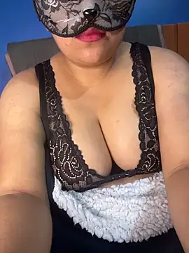 Luci Sweet22 online show from 11-16-25, 02:38