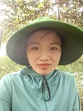 Snapshot of ngan-cute chatting on 10-18-25, 01:29 ngan-cute online show from 10-18-25, 01:29
