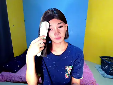 Petite HugeCock online show from 04-04-26, 10:55