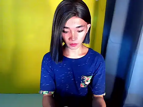 Petite HugeCock online show from 04-12-26, 11:57