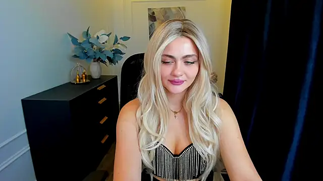 LeslieMineg online show from 09-11-25, 08:20