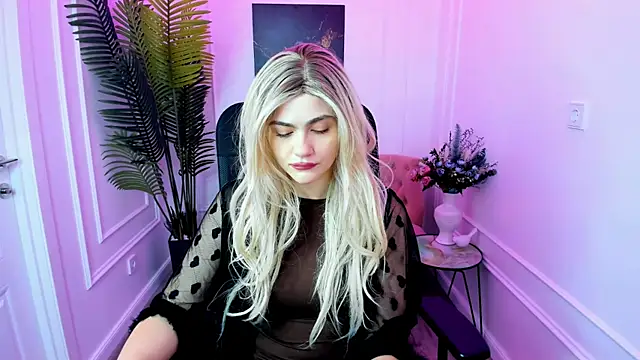 LeslieMineg online show from 10-08-25, 11:23