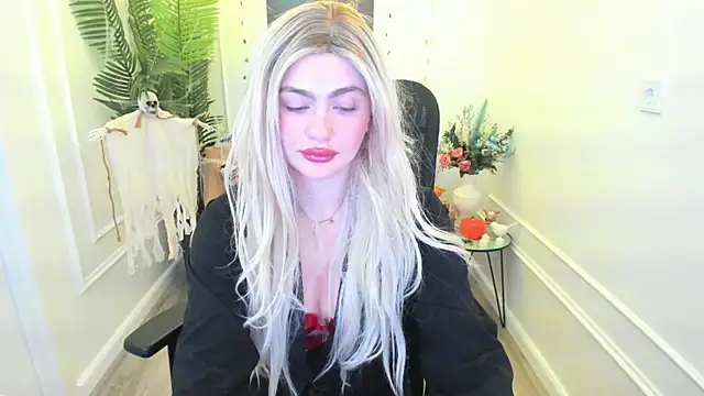 LeslieMineg online show from 10-22-25, 12:04