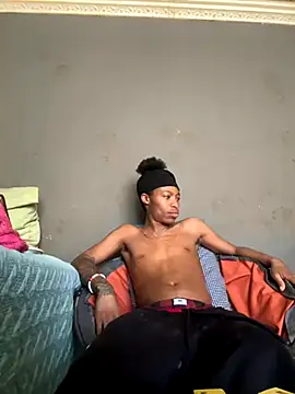 Tookey012 online show from 10-28-25, 08:46