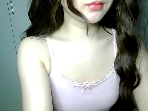 Annabelle-e online show from 05-26-26, 06:50