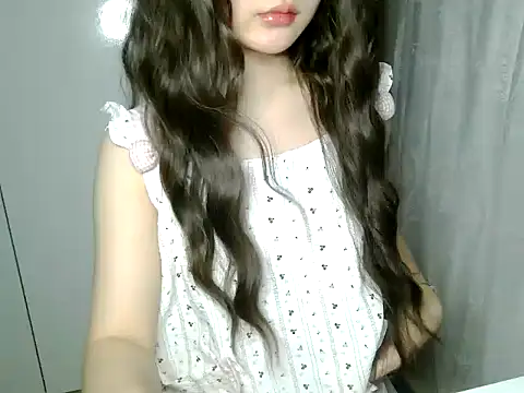 Snapshot of Annabelle-e chatting on 07-19-26, 08:49 Annabelle-e online show from 07-19-26, 08:49